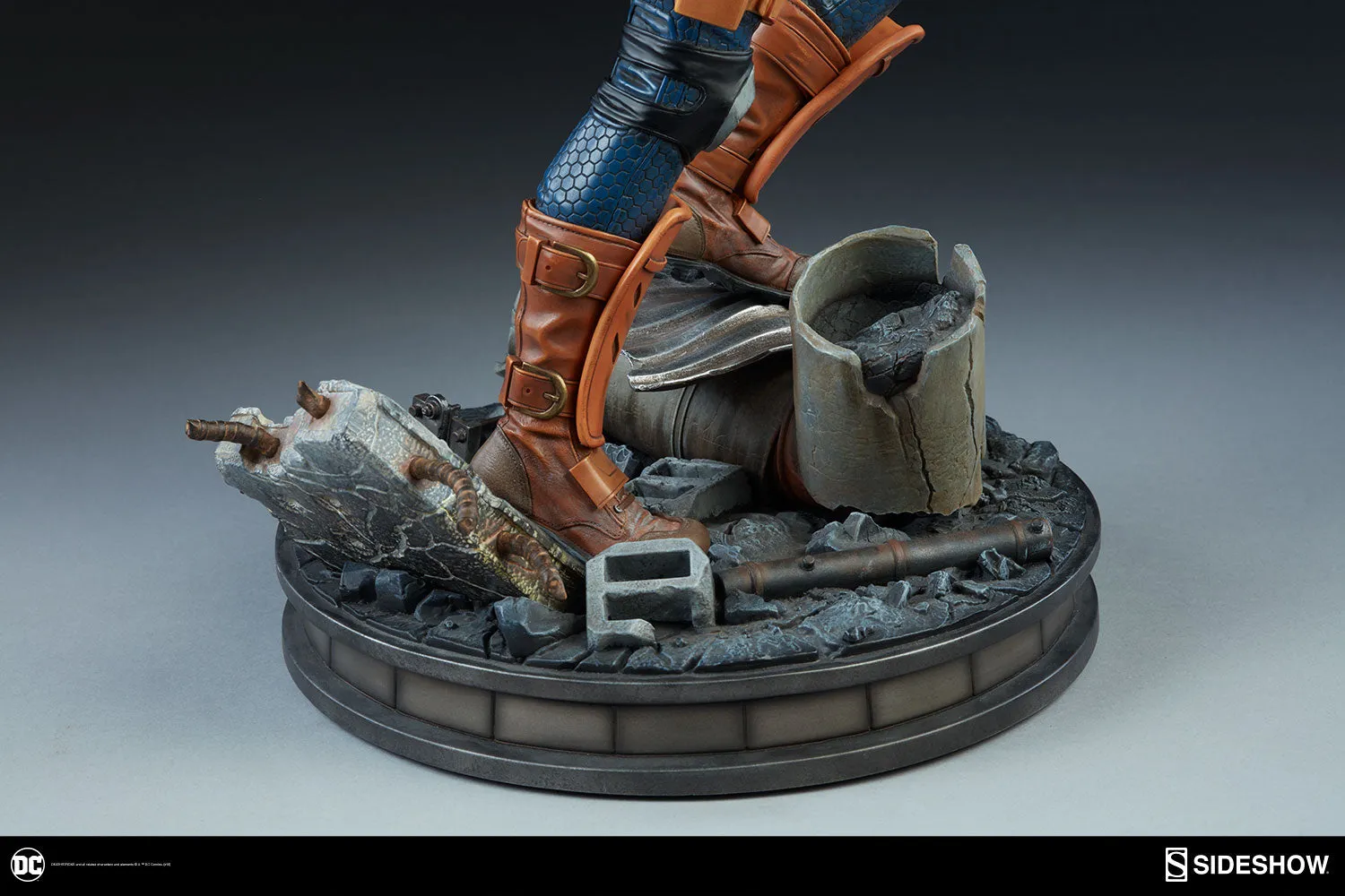 Deathstroke - Premium Format Figure