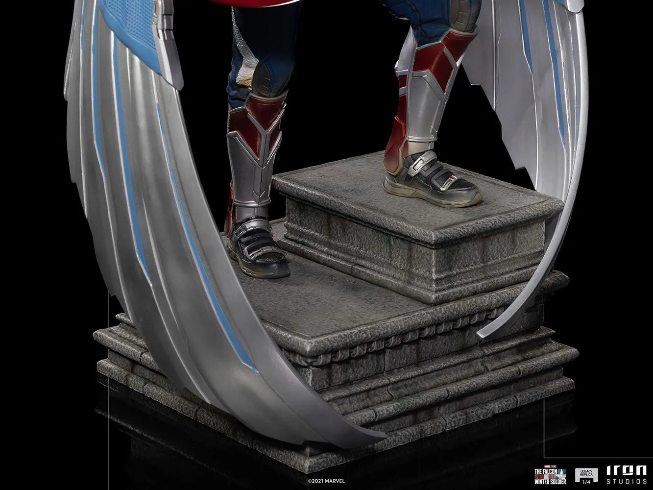 Iron Studios Falcon and the Winter Soldier Captain America Sam Wilson (Complete Version) Legacy Replica 1:4 Statue